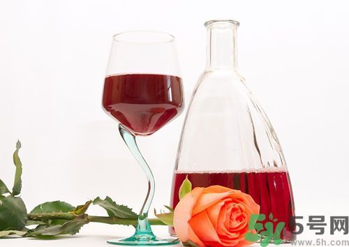 喝紅酒可以美容嗎？喝紅酒有什么好處？
