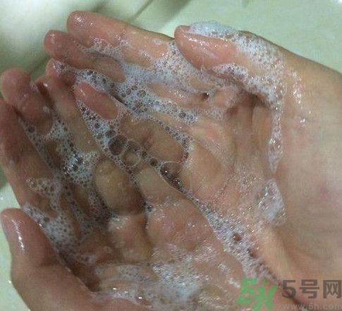 一人一方龍腦祛痘凈顏洗面奶怎么樣？好用嗎？
