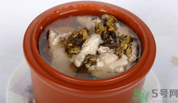 石斛和泥鰍能同吃嗎？石斛和泥鰍能一起吃嗎？
