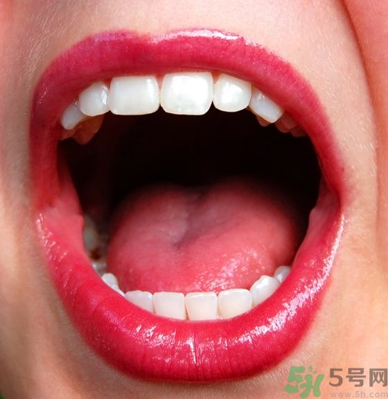 嘴里有潰瘍?cè)趺崔k？口腔潰瘍吃什么好？