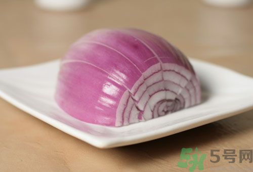洋蔥可以生吃嗎？洋蔥生吃有什么好處？