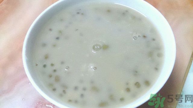 紅色的綠豆湯能喝嗎？綠豆湯變紅還能喝嗎？