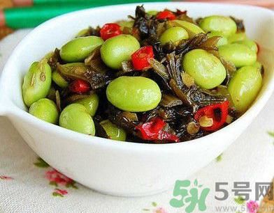 芥菜與鯽魚(yú)可以一起吃嗎？芥菜和鯽魚(yú)一起吃好不好？