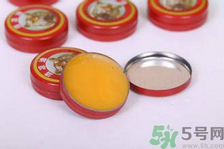 清涼油弄到眼睛里有什么危害？清涼油弄到眼睛里怎么辦？
