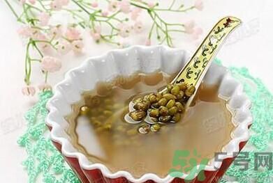 菊花晶能喝綠豆湯一起喝嗎？菊花晶和綠豆湯可以一起喝嗎？