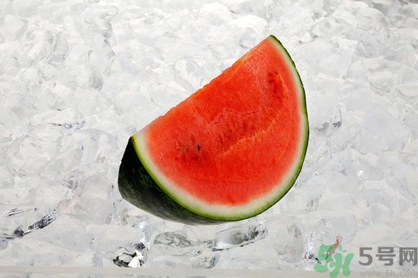 西瓜放冰箱可以放幾天？西瓜放冰箱隔夜能吃嗎？
