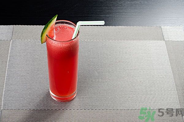 吃西瓜可以美容嗎？吃西瓜對(duì)皮膚有什么好處