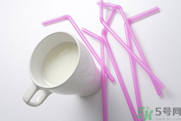 夏天運動后吃西瓜好嗎？夏天運動后喝什么解暑？