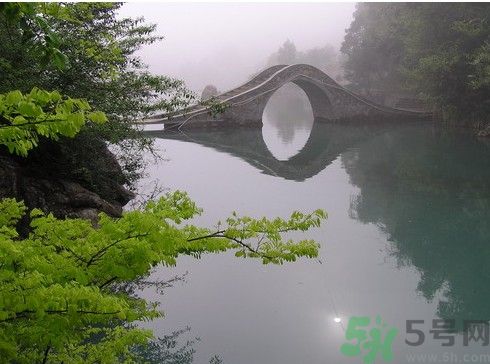 西安一高校多名學(xué)生嘔吐腹瀉原因是什么？多名學(xué)生嘔吐腹瀉是哪個(gè)學(xué)校？