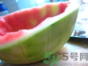 西瓜皮能敷臉嗎？怎么用西瓜皮敷臉？