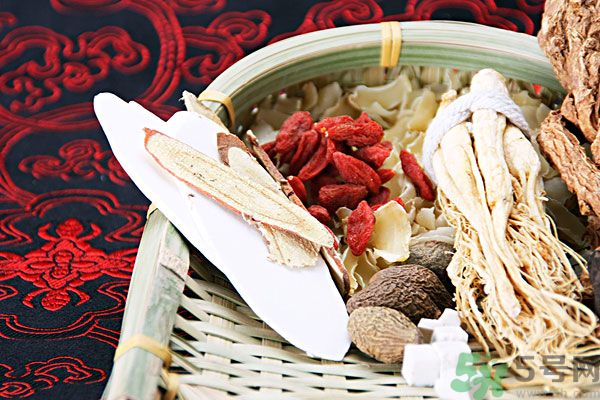 夏天吃茯苓好嗎？夏天吃茯苓有什么好處？