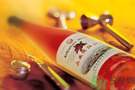 楊梅酒用的什么酒做的？楊梅酒有多少度？