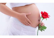 陜西最美媽媽是誰？陜西最美媽媽當(dāng)街哺乳被棄女嬰是怎么回事？