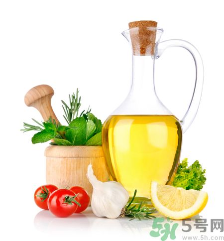 夏天吃橄欖油好還是調(diào)和油好？夏天吃橄欖油好嗎？