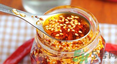 夏天辣椒油要放冰箱嗎？辣椒油可以放冰箱嗎？