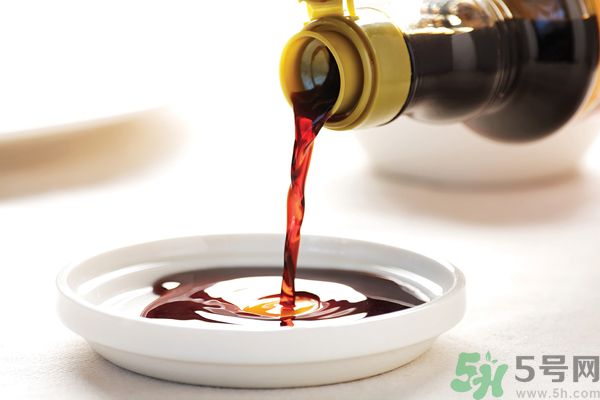 夏天醬油要不要放冰箱？醬油可不可以放冰箱？