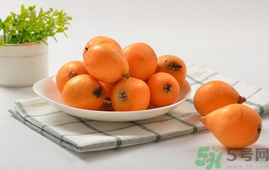 經(jīng)期可以吃枇杷嗎？經(jīng)期吃枇杷會(huì)不會(huì)肚子痛？