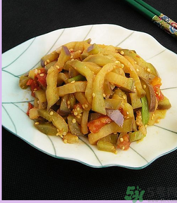 炒茄子發(fā)黑怎么辦？炒茄子怎么才能不發(fā)黑？