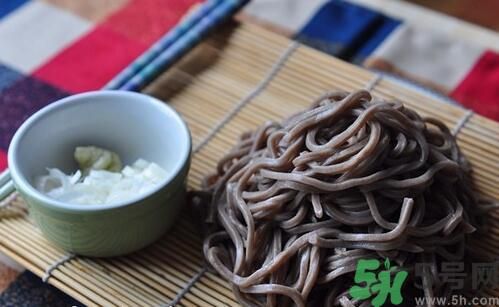蕎麥?zhǔn)前l(fā)物嗎？蕎麥?zhǔn)遣皇前l(fā)物？
