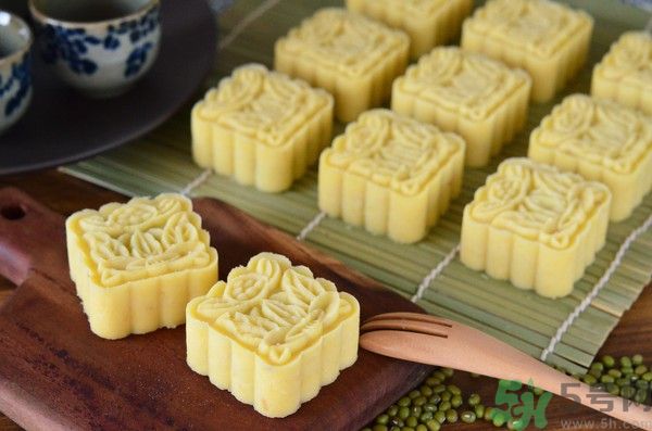 吃綠豆糕可以喝酸奶嗎？吃綠豆糕喝酸奶好不好？