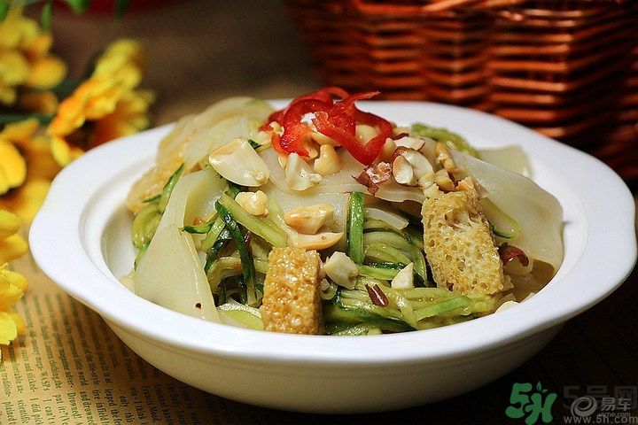 吃消炎藥還能吃涼皮涼面嗎？吃消炎藥吃涼皮會(huì)怎么樣？