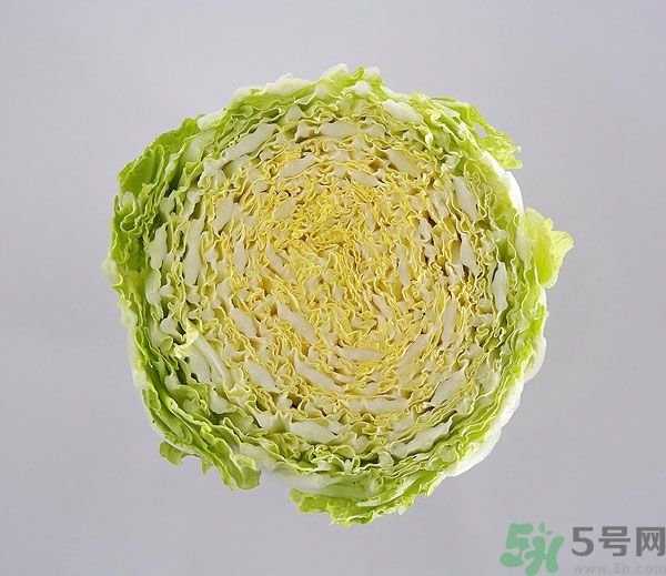 包菜外面爛了還能吃嗎？包菜里面有花可以吃嗎？