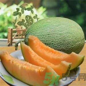 哈密瓜爛了一部分還能吃嗎？哈密瓜切掉爛的部分還可以吃嗎？