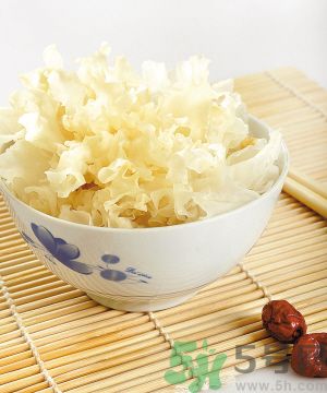 哈密瓜可以和銀耳一起煮嗎？哈密瓜可以和銀耳一起吃嗎？