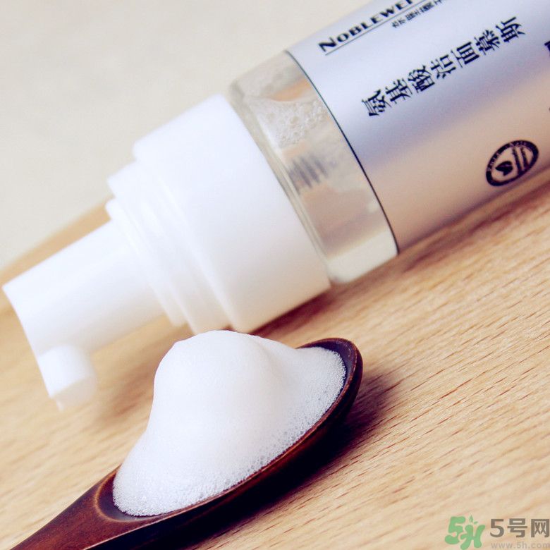優(yōu)美成分零負(fù)擔(dān)清透水感凝霜適合什么年齡？優(yōu)美成分零負(fù)擔(dān)清透水感凝霜怎么樣？