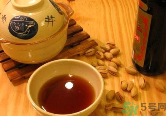 女性喝菖蒲酒有什么好處？女性喝菖蒲酒可以調(diào)經(jīng)嗎？