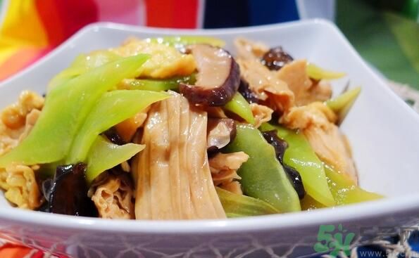 萵筍可以和香菇一起炒嗎？萵筍和香菇一起吃好嗎？