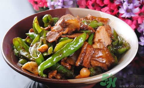 農家小炒肉是放什么醬炒的?農家小炒肉用什么辣椒醬?