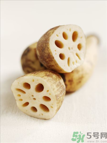 蓮藕里面的泥怎么清理？蓮藕里面的泥巴怎么洗？