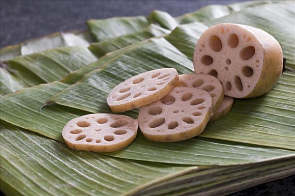 蓮藕里面發(fā)黑能吃嗎？蓮藕發(fā)黑了還能吃嗎？
