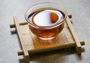 普洱茶生茶好還是熟茶好？普洱茶的功效與作用？
