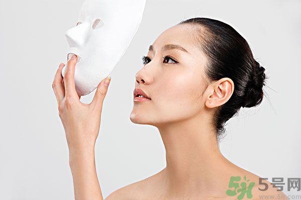 洗澡的時(shí)候可以敷面膜嗎？敷面膜和洗澡的順序