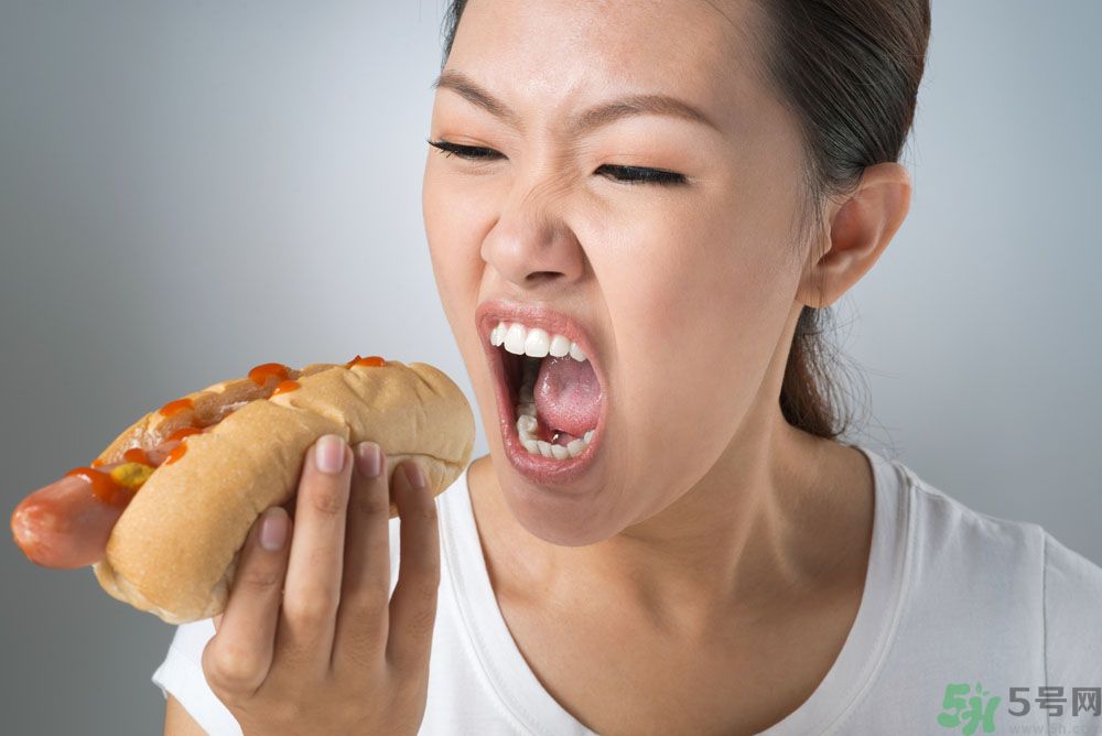 青春期女生吃很多是怎么回事？青春期女生很能吃怎么辦？