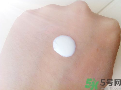 蘇菲娜sofina防曬霜哪款好用？sofina防曬白蕾絲藍蕾絲區(qū)別