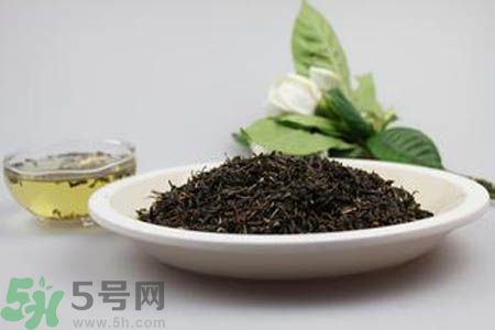 茉莉花茶可以和玫瑰花茶一起喝嗎？茉莉花茶和玫瑰花茶一起泡著喝好嗎？