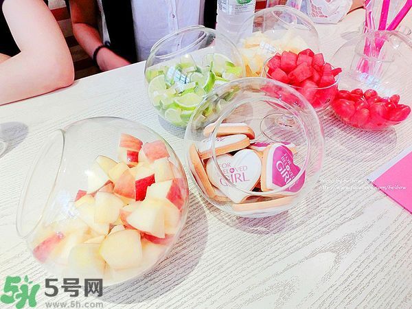 寵愛之名寵愛女孩面膜怎么樣？寵愛女孩礦物云絲面膜好用嗎？