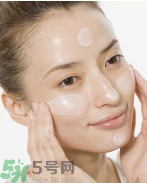 整天對(duì)著電腦，怎么減少對(duì)皮膚的傷害？