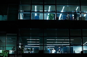 熬夜上火牙齦腫痛怎么辦？熬夜上火喉嚨痛怎么辦？