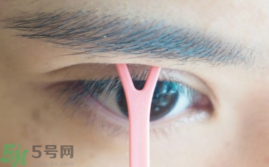 單眼皮怎么變雙眼皮了？單眼皮上面有一條線