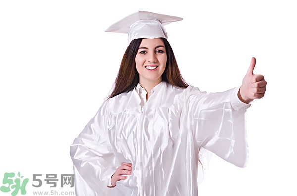 高中女生很矮還能長高嗎？高中女生矮怎么辦？