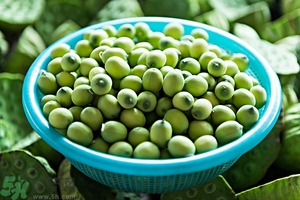 蓮子芯泡茶有什么功效？蓮子心的功效與作用