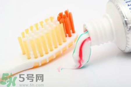 牙膏含氟好不好？牙膏含氟好還是不含氟好？
