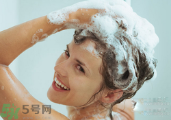 夏天一天洗幾次澡比較好？夏天一天洗幾次澡比較養(yǎng)生？