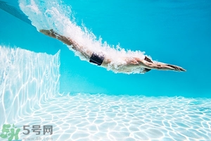 浮潛是什么意思？深潛和浮潛有什么區(qū)別？?