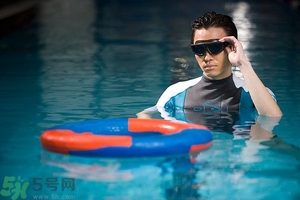 不會游泳可以浮潛嗎？浮潛需要會游泳么？