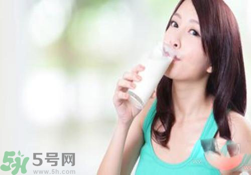感冒可以喝羊奶嗎？喝羊奶可以治感冒嗎？